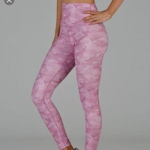 SOLD Glyder Camo Leggings